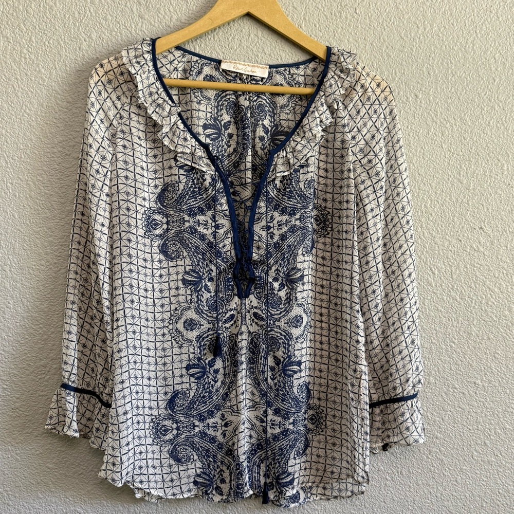 Robert Graham Sheer Silk Blouse Size‎ Small EUC